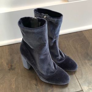 Velvet bootie